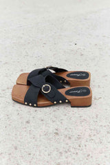 Forever Link Square Toe Cross Strap Buckle Clog Sandal in Black